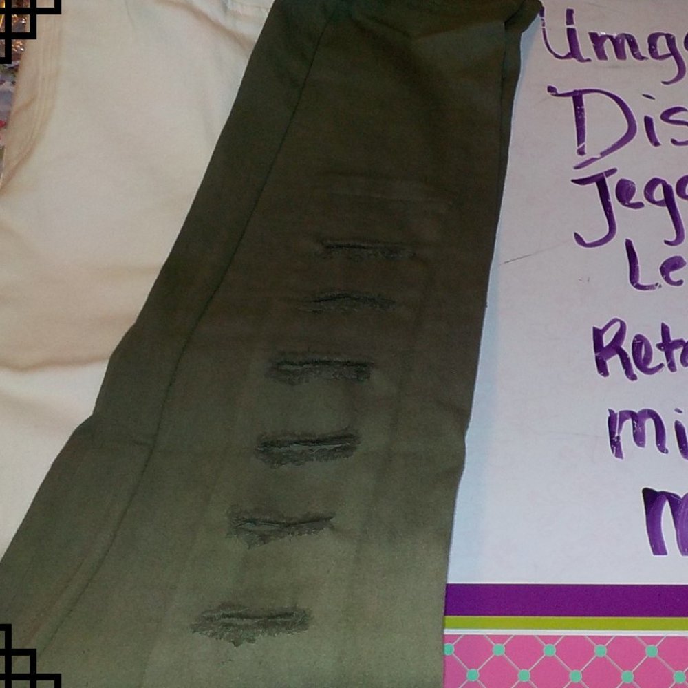 UMGEE NEW IN PKG DISTRESSED LEGGINGS SM OLIVE/WHIT
